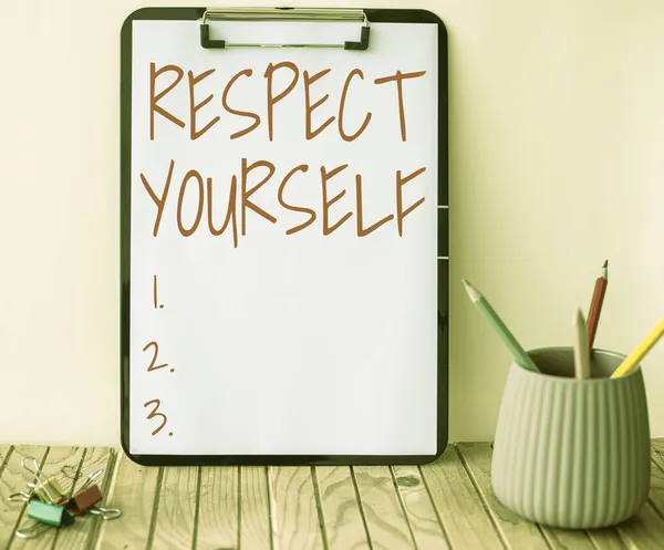 자신을 존중하는 것을 의미 한다. 사업 전반은 당신 이선하고 가치있는 대우를 잘 받고 있다고 믿고 있다.. — 스톡 사진