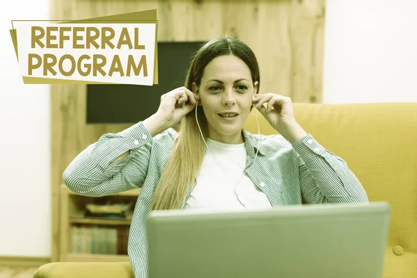 Text caption presenting Referral Program. Word Written on internal recruitment method employed by organizations Watching Online Lessons, Reading Internet Blogs, Learning New Things — Stock Photo, Image