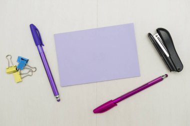 Gösterişli Okul Malzemeleri, Parlak Öğretim Öğrenim Koleksiyonları, Yaratıcı Yazma Aletleri, Eğitim Şeyleri, Karışık Öğrenci Eşyaları Kağıt Kalem Defteri Yapışkan Notlar