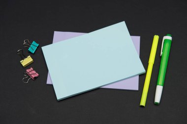 Gösterişli Okul Malzemeleri, Parlak Öğretim Öğrenim Koleksiyonları, Yaratıcı Yazma Aletleri, Eğitim Şeyleri, Karışık Öğrenci Eşyaları Kağıt Kalem Defteri Yapışkan Notlar