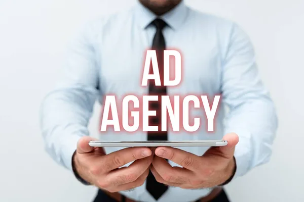 Text bildtext som presenterar Ad Agency. Affärsidé verksamhet tillägnad att skapa planering och hantering reklam Presentera ny teknik Idéer Diskutera tekniska förbättringar — Stockfoto