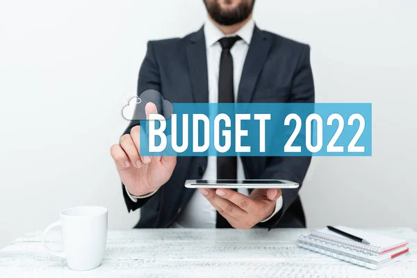 Writing displaying text Budget 2022. Concept meaning estimate of income and expenditure for next or current year Presenting Communication Technology Smartphone Voice And Video Calling — Stock Photo, Image