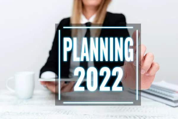 Conceptual caption Planning 2022. Üzleti bemutató folyamat tervez valamit jövőre Bemutatja a vállalati üzleti adatok, megvitatása vállalati problémák — Stock Fotó