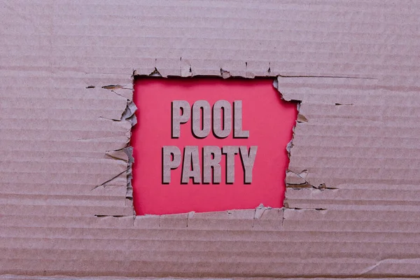 Cartel mostrando Pool Party. Celebración del concepto de Internet que incluye actividades en una piscina Planes de oficina inteligentes Desarrollo de la construcción y planificación Nuevo comienzo —  Fotos de Stock