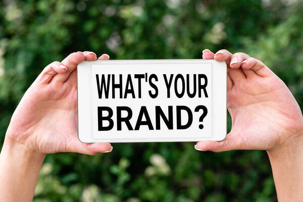 Текстовая подпись с вопросом о бренде. Концептуальное фото с вопросом о логотипе продукта делает или то, что вы общаетесь голос и видео вызова возможности подключения людей вместе