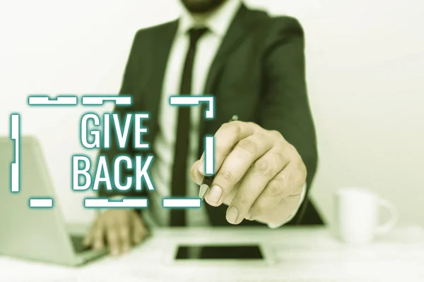 Podpis tekstowy przedstawiający Give Back. Słowo na akt dawania komuś czegoś, co posiadał lub miał przed Remote Office Work Online Smartphone Voice And Video Calling — Zdjęcie stockowe