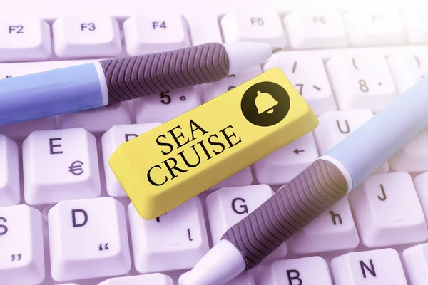 Conceptueel bijschrift Sea Cruise. Zakelijke aanpak van een reis op een schip of boot genomen voor plezier of als een vakantie Het creëren van nieuwe programmeergids, Typing Program Broncodes — Stockfoto