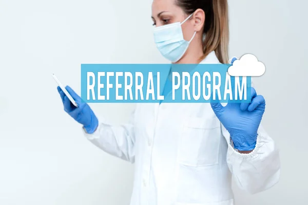 Conceptual caption Referral Program. Foto conceptual método de reclutamiento interno empleado por las organizaciones Demostración de la tecnología médica Presentación de nuevos descubrimientos científicos — Foto de Stock