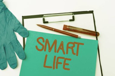 Akıllı Yaşam 'ı gösteren tabela. Reçeteli İlaç Hazırlama ve Yazma, Virüsün Yayılmasını Önleme ve Yayılmasını Önleme çerçevesinden kavramsallaştırılmış İnternet Kavramı yaklaşımı