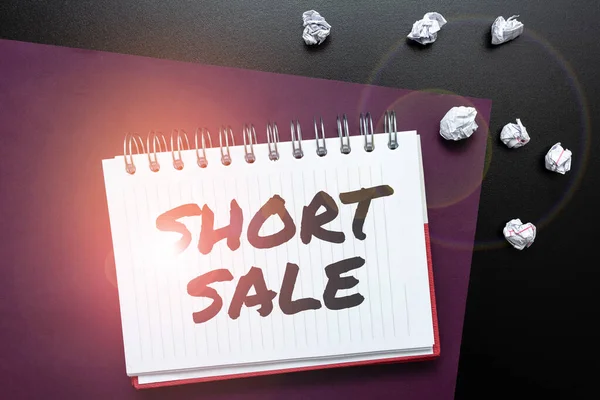 Handschrift Zeichen Short Sale. Geschäftsübersicht Haus, das zu einem Preis angeboten wird, der geringer ist als der geschuldete Betrag Denken neue helle Ideen Erneuerung Kreativität und Inspiration — Stockfoto