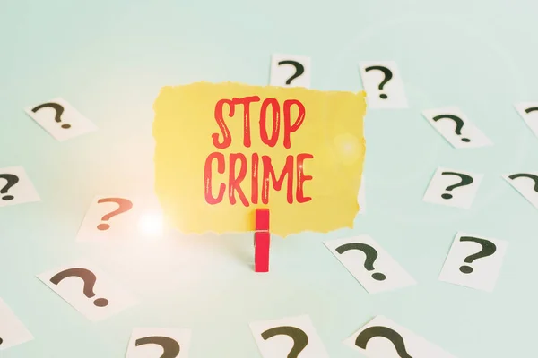 Вывеска "Остановить преступность". Обзор предпринимательской деятельности по сокращению и предотвращению преступности и преступности — стоковое фото