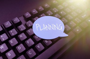 Metin Planlama gösterimi yazılıyor. Çevrimiçi Dükkan Ögelerinin Soyut Kayıt Listesine Ulaşmak, Güncellenmiş İnternet Veri Düzenlemek için Yapılması Gereken Faaliyetler Hakkında Kavramsal Fotoğraf Süreci