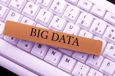 Büyük Veriyi sunan metin başlığı. İş fikri o kadar karmaşık hale getiriyor ki geleneksel yazılım Online Bağlantıyı Korumak ve İnternet Sorununu Çözmek için onlarla uğraşamıyor