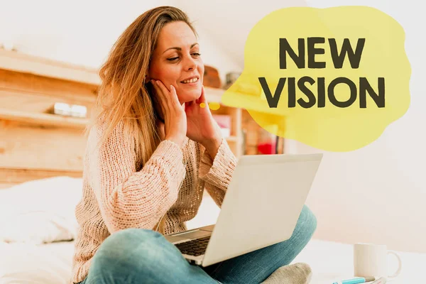 Teksten weergeven New Vision. Internet Concept ziet enkele toekomstige ontwikkelingen Hoopvol over de toekomst Casual Internet Surfing, Student Researching Online Websites — Stockfoto
