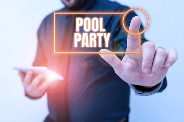Cartel mostrando Pool Party. Palabra escrita en celebración que incluye actividades en una piscina Presentando nuevas ideas tecnológicas Discutiendo la mejora tecnológica — Foto de Stock