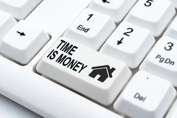 Psaní textu Time Is Money. Business showcase dělat věci tak rychle, jak je to možné a ne ztrácet čas Vytváření on-line Chat Platform Program, psaní Science Fiction Novel — Stock fotografie