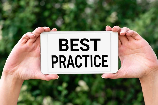 Ispirazione che mostra il segno Best Practice. Procedure commerciali di business idea che vengono accettate prescritti essere corretta voce e capacità di videochiamata Collegare le persone insieme — Foto Stock