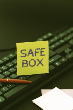 İlham işareti Güvenli Kutu 'yu gösteriyor. İş genel değerlendirmesi. Önemli ve değerli şeyleri soyut yazma dersleri ve ders planları ile şarkı sözlerini yeniden yazabildiğiniz küçük bir yapı.