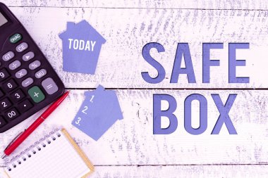 Kavramsal başlık: Güvenli Kutu. İş fikri. Ev Planları, Ev Yatırım Fikirleri, Konut Maliyetlerinin Hesaplanması gibi önemli ve değerli şeyleri tutabileceğiniz küçük bir yapı.