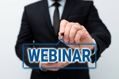 El yazısı işareti Webinar. İnternet Web konferansında yürütülen seminer olarak tanımlanan İnternet Konsepti Yeni Teknoloji Fikirlerini Sunuyor Teknolojik Gelişmeyi Tartışıyor