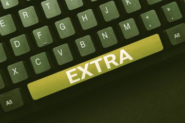 Kavramsal başlık ekstrası. Varolan veya olağan sayıya eklenen sözcüğe ek olarak normal ses kayıtları, daktilo ve kayıt önemli notlar ekleyin