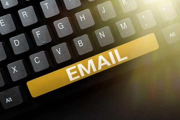 El yazısı e-postası. Çevrimiçi Ses Kaydı, Yazma ve Önemli Notları Kaydetme, Yazma ve Yazdırma gibi e- postaları kullanan bir gruba ticari mesaj göndermek — Stok fotoğraf
