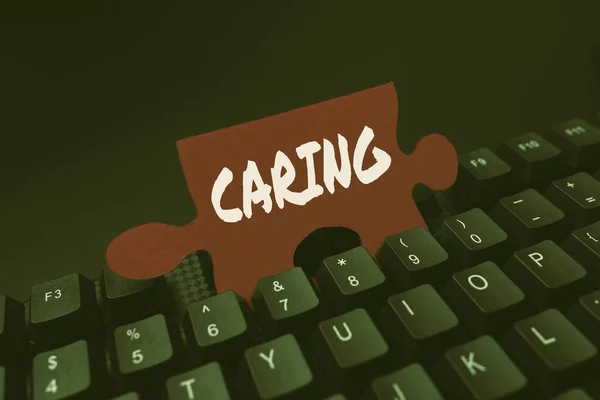 Inspiratie toont teken Caring. Concept betekent praktijk van het zorgen voor degenen die niet in staat zijn om voor zichzelf te zorgen Overdracht van schriftelijke notities naar een computer, Typen Motivationele berichten — Stockfoto