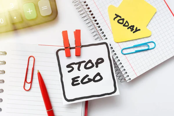 Aláírás megjelenítése Stop Ego. Üzleti megközelítés Irányítsd a megszállottságod egy döntéssel, egy eseménnyel vagy bármivel kapcsolatban Színes perspektíva Pozitív gondolkodás Kreatív ötletek és inspirációk — Stock Fotó