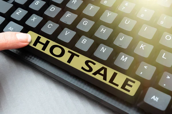 Handstil text Hot Sale. Begreppet innebär att sätta produkter på hög rabatt Bra pris Svart fredag Sammanfattning Ta bort Browser Historia, Redigera och organisera online-filer — Stockfoto