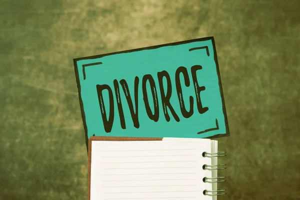 Boşanma ilhamını gösteren bir metin. İş genel bakış açısıyla evliliğin bozulması Ayrılık Anlaşmazlığı Yeni Çözümler ve Cevaplar Fikri Beyin Fırtınası Daha Fazla İpucu Arıyor — Stok fotoğraf