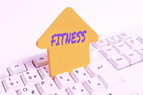 Χειρόγραφο κείμενο Fitness. Internet Concept η κατάσταση της υγείας και της ευημερίας και η ικανότητα να εκτελέσει Laptop Υπολογιστών για την Επικοινωνία Δακτυλογράφηση Νέες Ιδέες και Ανάπτυξη Σχεδίου — Φωτογραφία Αρχείου