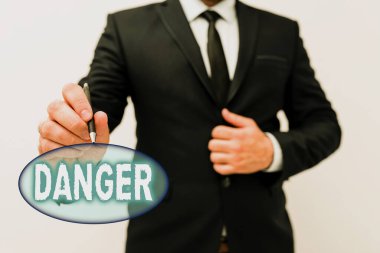 Kavramsal gösterim tehlikesi. Yeni Planlar ve Planlama Sürecini Gösteren Fikirler sunarken hoş olmayan ya da tatsız bir şey olma olasılığını iş dünyası sergiliyor