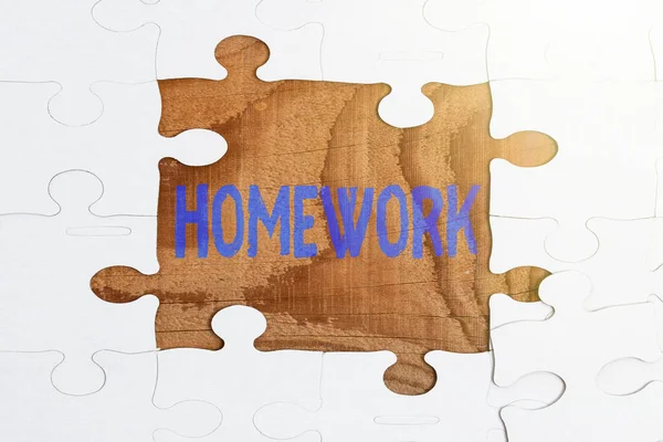 Ev ödevini göster. Sınıf dışında ya da evde yapılacak ödevlerle ilgili bir sözcük. Eksik Son Parçası Olan Tamamlanmamış Beyaz Yapboz Örnekleri Yapıyor. — Stok fotoğraf