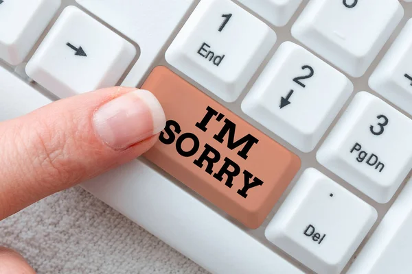 Legenda do texto apresentando I M Sorry. Palavra para pedir perdão a alguém que você feriu involuntariamente Pesquisando soluções de desenvolvimento de software, Digitando códigos de programa Advanc — Fotografia de Stock