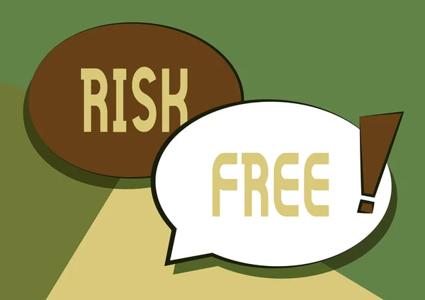 Bildunterschrift: Risk Free. Schaufenster der Wirtschaft, um etwas zu beschreiben, das keine Gefahr birgt Zwei bunte überlappende Sprechblasen zeichnen mit Ausrufezeichen. — Stockfoto