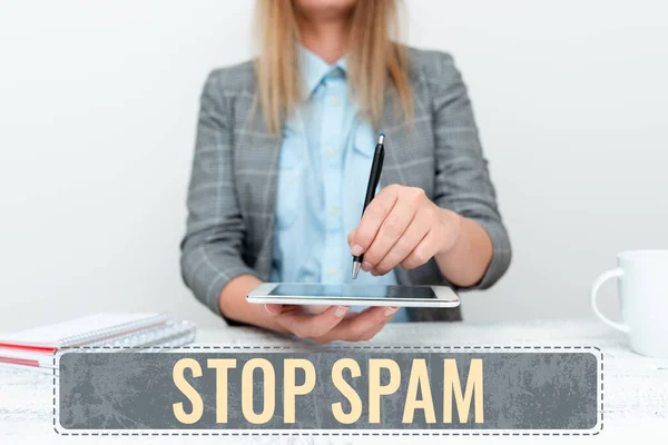 Conceptuele weergave Stop Spam. Zakelijke aanpak beëindigen van de opdringerige of ongepaste berichten verzonden op het internet Weergave van nieuwe smartphonetechnologie, bespreken van apparaatverbeteringen — Stockfoto