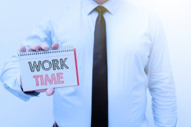 Metin Çalışma Zamanı gösterimi yazılıyor. Dönemde yazılan sözcük, geçici işçilerin yeni Planlar ve Planlama Sürecini Gösteren Fikirler sunan bir çalışma sahasında meşgul edilmesiyle başlar