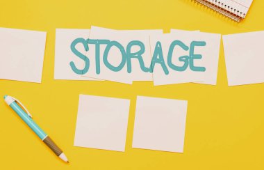 Depoyu gösteren bir tabela. Gelecek kullanım için bir şey depolama kavramı Eleştirel Düşünme Bulma İpuçları Bulma Soruları Toplama Veri Toplama