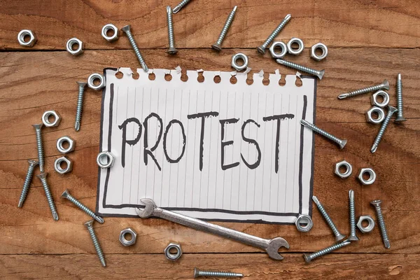 Kavramsal başlık Protesto. İş konsepti Bir şeyi onaylamadığını ya da itiraz ettiğini ifade eden Yeni Fikirler Bakım Planlama Yaratıcı Düşünce için Yeni Fikirler