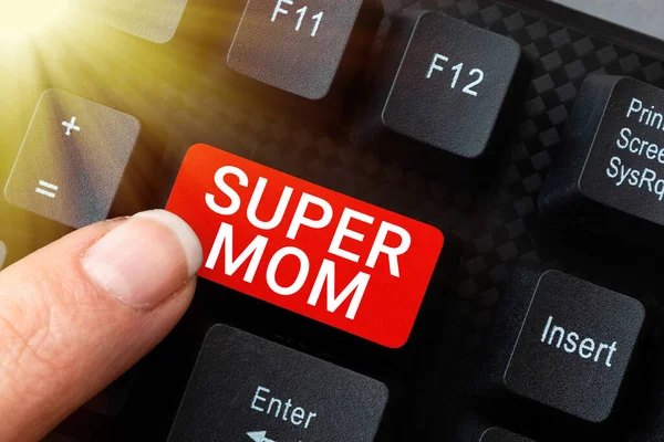 Legenda do texto apresentando Super Mom. Conceito de negócio uma mãe que pode combinar creche e emprego a tempo inteiro Abstract Fixing Internet Problem, Maintaining Online Connection — Fotografia de Stock