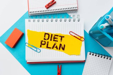 Kavramsal manşet diyet planı. Matematik Çözümleri ve Fikirleri Bütçeleme Fikirleri Hesaplamak ve Sağlıklı Yeme alışkanlığı yapmak veya elde etmek için kavramsal fotoğraf detaylı önerisi
