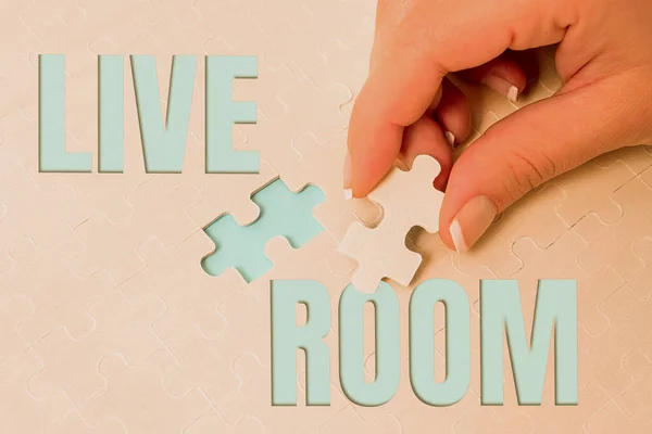 Escrevendo exibindo texto Live Room. Palavra para o quarto em uma casa ou apartamento que é usado para relaxar na construção de um quebra-cabeça inacabado White Jigsaw padrão com faltando última peça — Fotografia de Stock