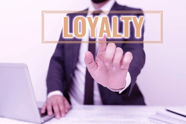 Bildunterschrift: Loyalität. Unternehmen zeigen Treue zu Verpflichtungen oder Verpflichtungen Qualität der Unternehmensführung Remote Office Work Online Präsentation Kommunikationstechnologie — Stockfoto