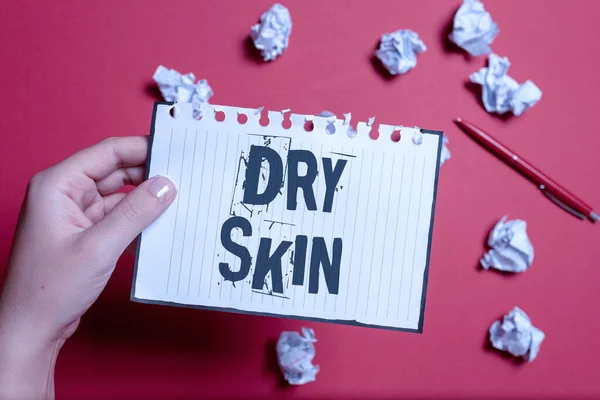 Text caption presenting Dry Skin. Concept meaning uncomfortable condition marked by scaling or itching of the skin Writing Notes And Important Ideas New Bulletin Board Designs — Stock Photo, Image