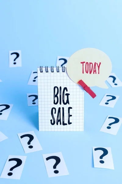 Tekst som viser inspirasjon Big Sale. Ord for å sette produkter på høy rabatt - stor pris - Black Friday Office Information Processing Workshop Problem Solutions – stockfoto