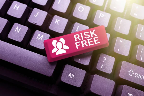 Konzeptionelle Bildunterschrift Risk Free. Geschäftsansatz, um etwas zu beschreiben, das keine Gefahr birgt Abstract Entwurf eines verbindlichen Vertrages, Erstellung von Antivirus-Codes — Stockfoto