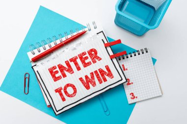 Enter To Win 'i gösteren metin işareti. Ödül için değer değiş tokuşu yapan İnternet Konsepti Renkli Olumlu Düşünce Yaratıcı Fikirler ve İlhamlar