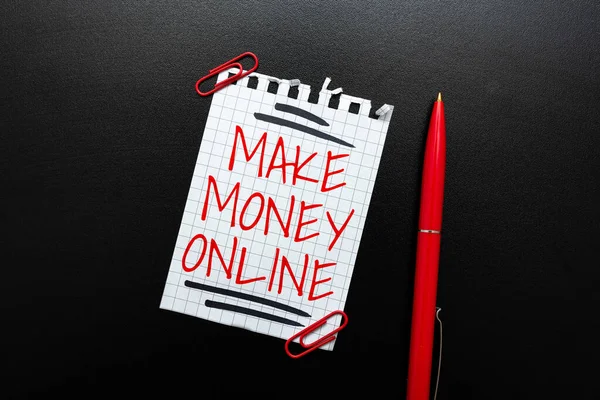 Концептуальный дисплей Make Money Online. Концепция означает получение прибыли с помощью Интернета, как фрилансер или маркетинг мышления новых ярких идей обновления творчества и вдохновения — стоковое фото