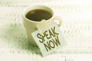 El yazısı metni, şimdi konuş. Bize duygularınızı ve bilgilerinizi bildirin Yeni Kahve Dükkanı Fikirlerini Seslendirin Önemli Notlar Yazın Kahve molası