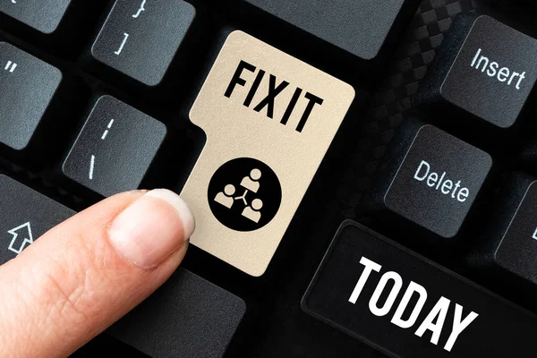 Kavramsal görüntü Düzelt onu. İş kavramı, analog verilerin dijital ortama dönüştürülmesi ve yararlı ipuçlarının yazılması için belirli bir yer veya konumda güvenli bir şekilde tutunur